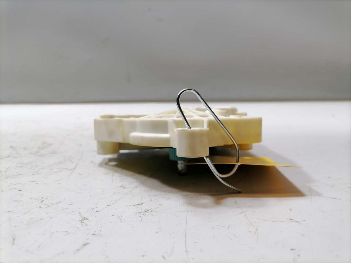 Audi A4 8K B8 original Fensterhebermotor hinten links Bj.2010